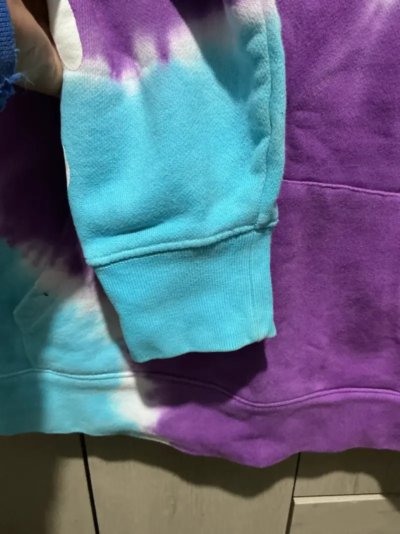 Polerón hombre  tie-dye azul y morado Young Money - 3