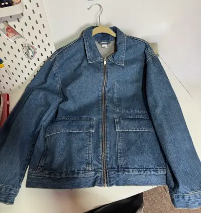 Chaqueta de mezclilla azul con cierre H&M - miniatura 1