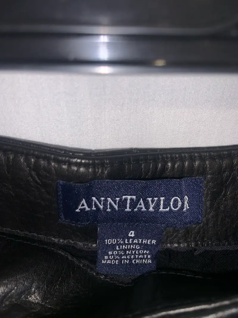 Falda de cuero negra Ann Taylor - 2