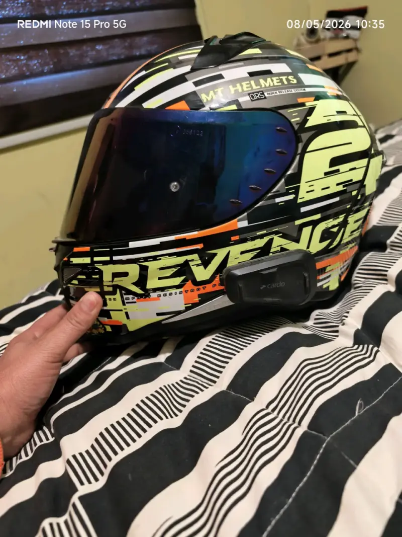 Casco de moto MT Helmets Revenge con diseño gráfico - 2