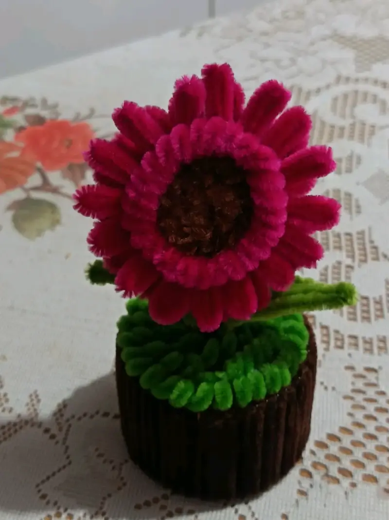 Flores decorativas de chenille en maceta - 3