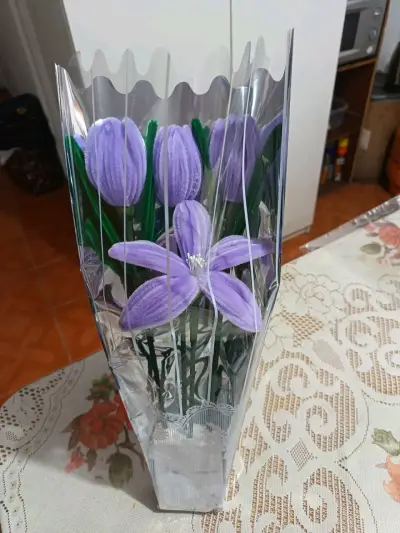 Ramo de flores artificiales de colores vivos - miniatura 2