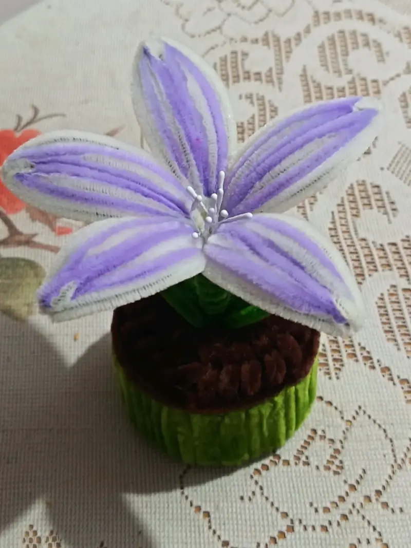Flores decorativas de chenille en maceta - 6