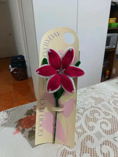Flores decorativas de tela en varios colores - miniatura 1