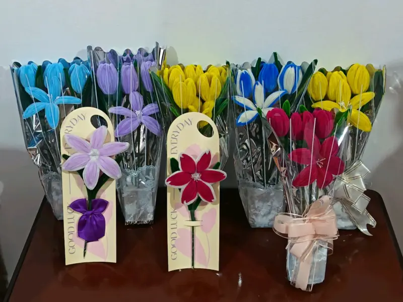 Flores decorativas de tela en varios colores - 3