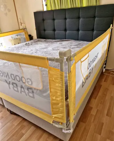 Baranda de seguridad para cama de bebé amarilla - miniatura 1