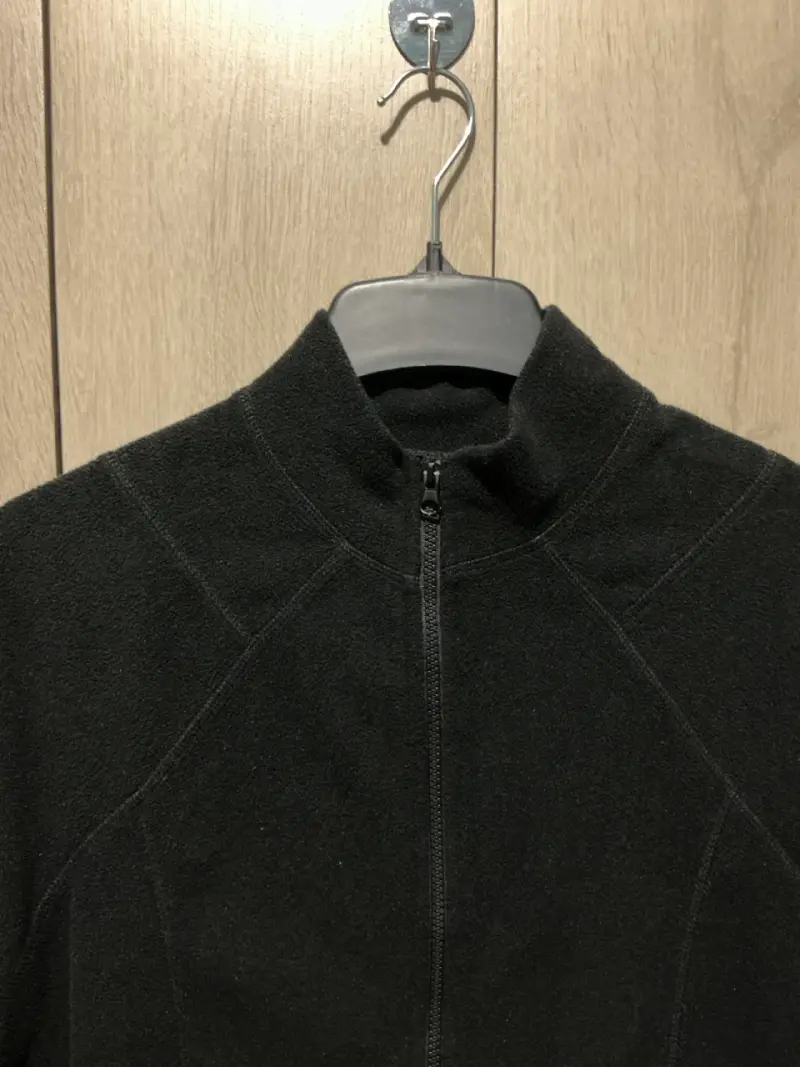 Chaqueta de polar negra con cierre - 2