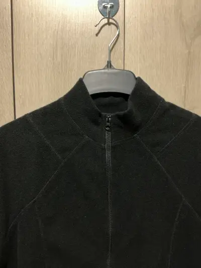Chaqueta de polar negra con cierre - miniatura 2