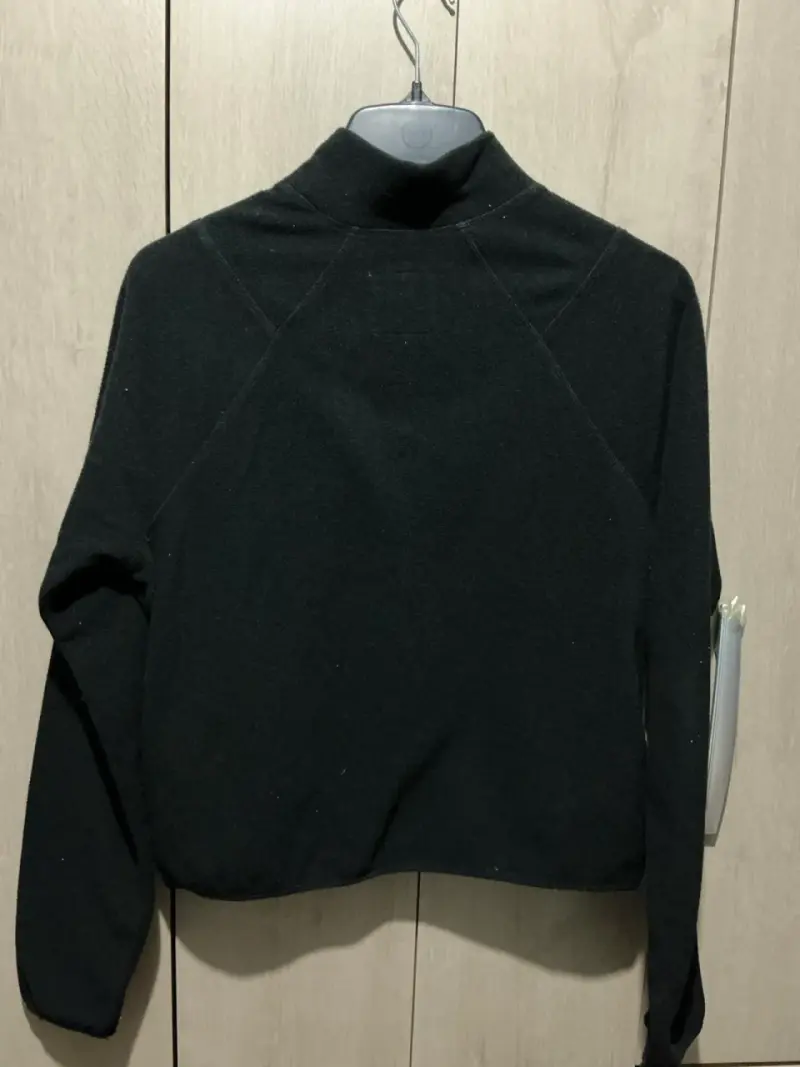 Chaqueta de polar negra con cierre - 6