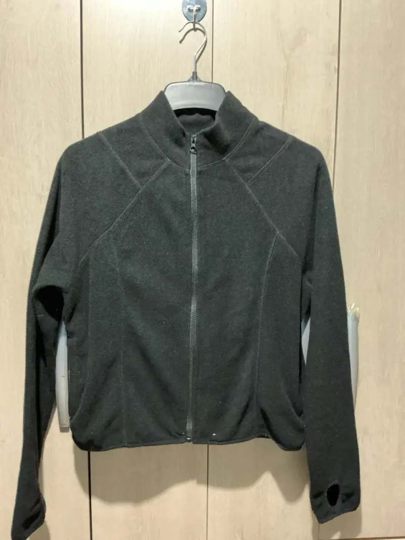 Chaqueta de polar negra con cierre - 1