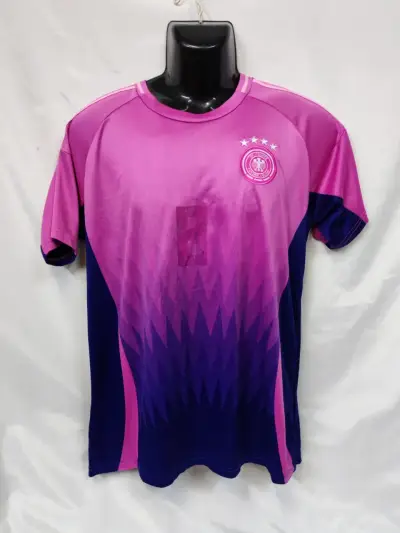 Camiseta de fútbol Alemania rosa y azul - miniatura 1