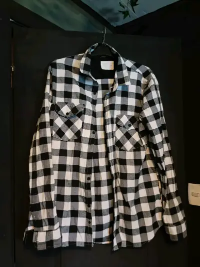 Camisa de franela a cuadros blanco y negro - miniatura 1