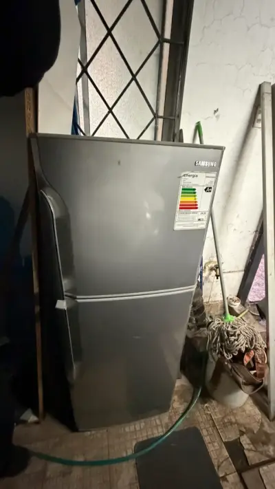 Refrigerador Samsung en muy buen estado - miniatura 2