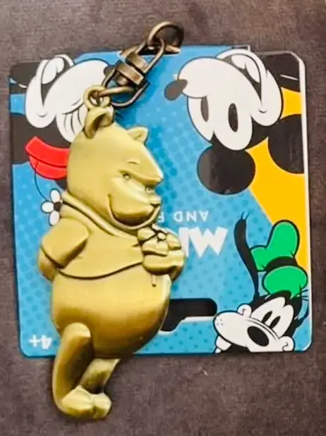 Llavero metálico de Winnie the Pooh