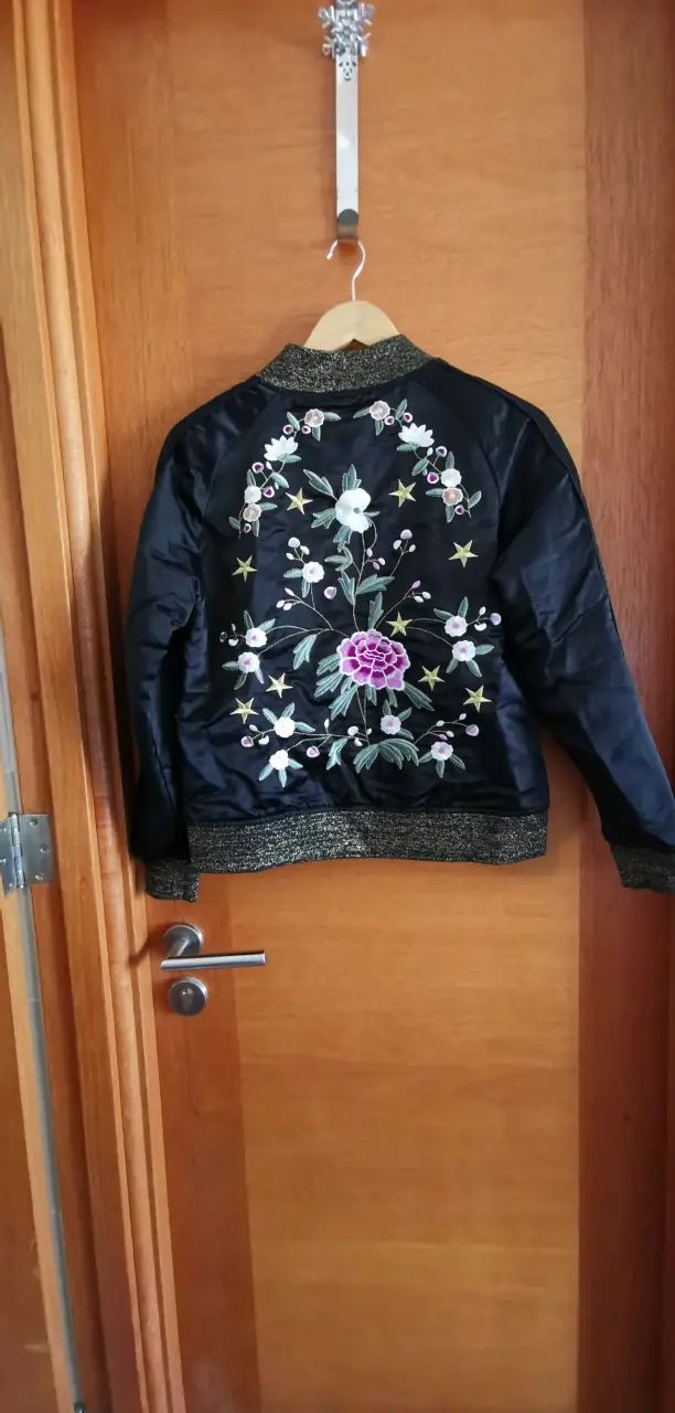 Chaqueta bomber bordada Rapsodia negra - 2