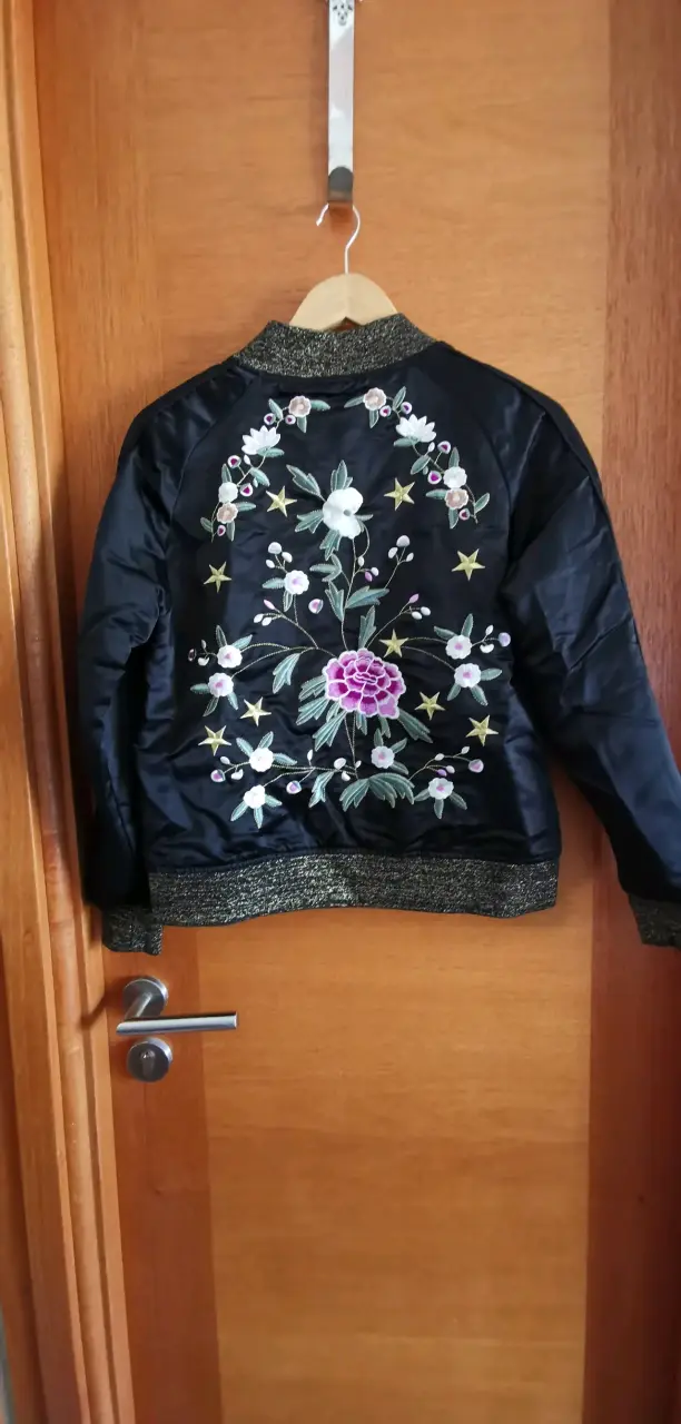 Chaqueta bomber bordada Rapsodia negra - 3