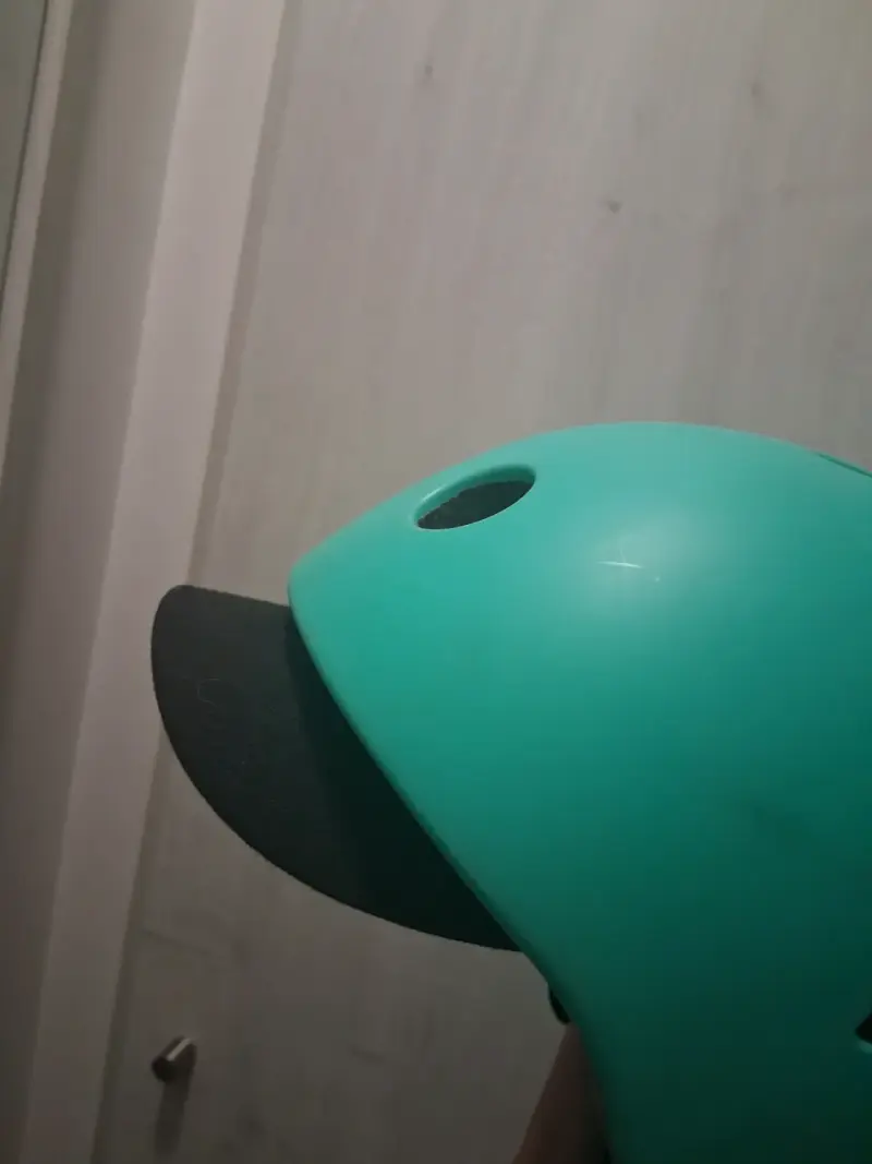 Casco de ciclismo verde con visera - 4