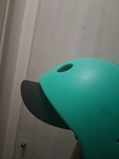 Casco de ciclismo verde con visera - miniatura 4