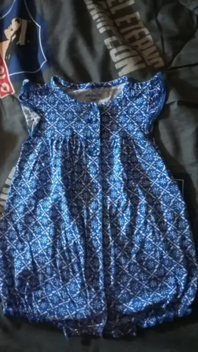 Pilucho medio porfa vestido o falta - miniatura 1
