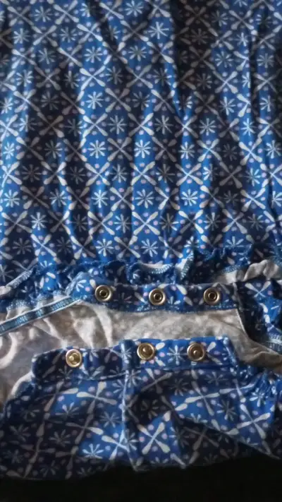 Pilucho medio porfa vestido o falta - miniatura 3