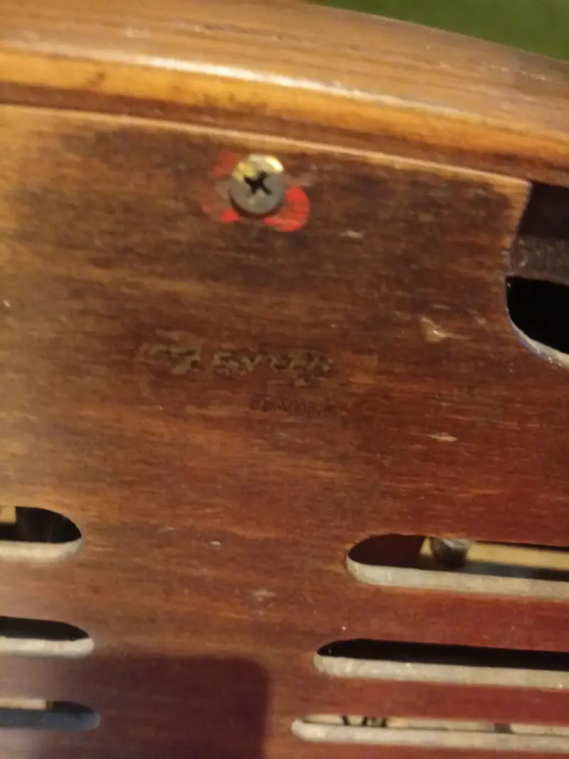 Radio antigua de madera estilo vintage - 4