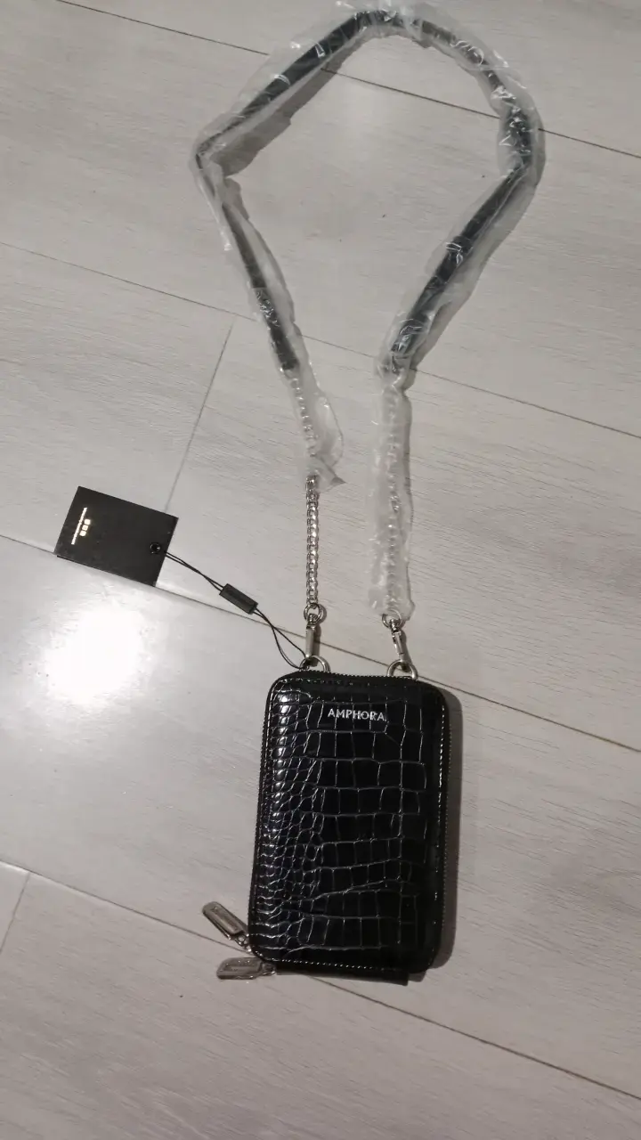 Cartera negra Amphora con diseño de cocodrilo
