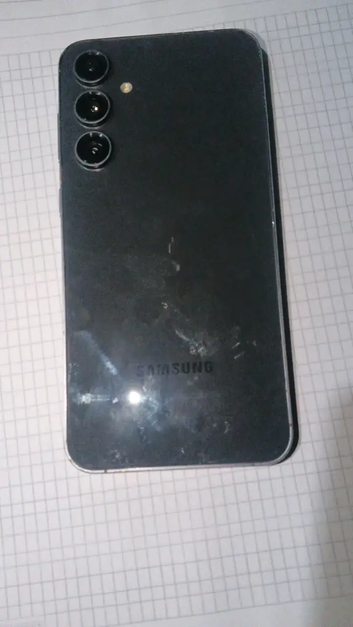 Smartphone Samsung con triple cámara trasera - 4