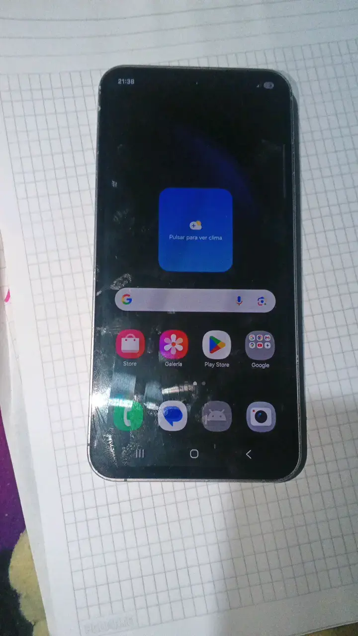 Smartphone Samsung con triple cámara trasera - 5