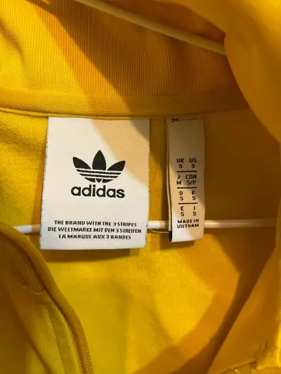 Chaqueta deportiva amarilla Adidas con cierre - miniatura 2