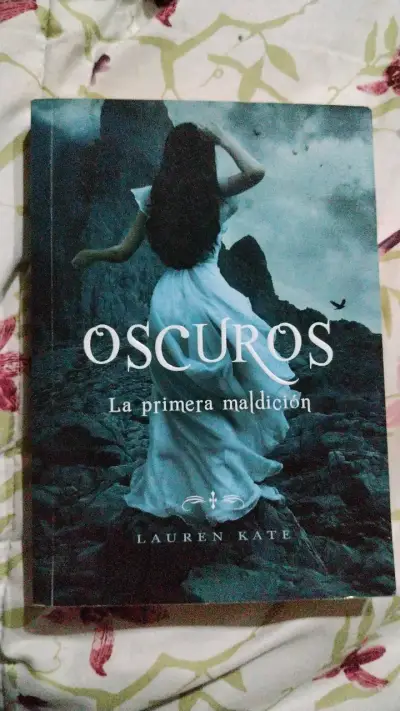 Libro Oscuros: La Primera Maldición de Lauren Kate - miniatura 1