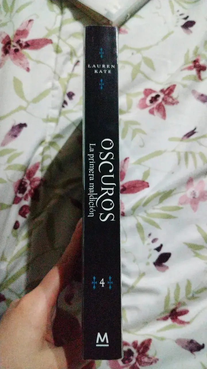 Libro Oscuros: La Primera Maldición de Lauren Kate - 3