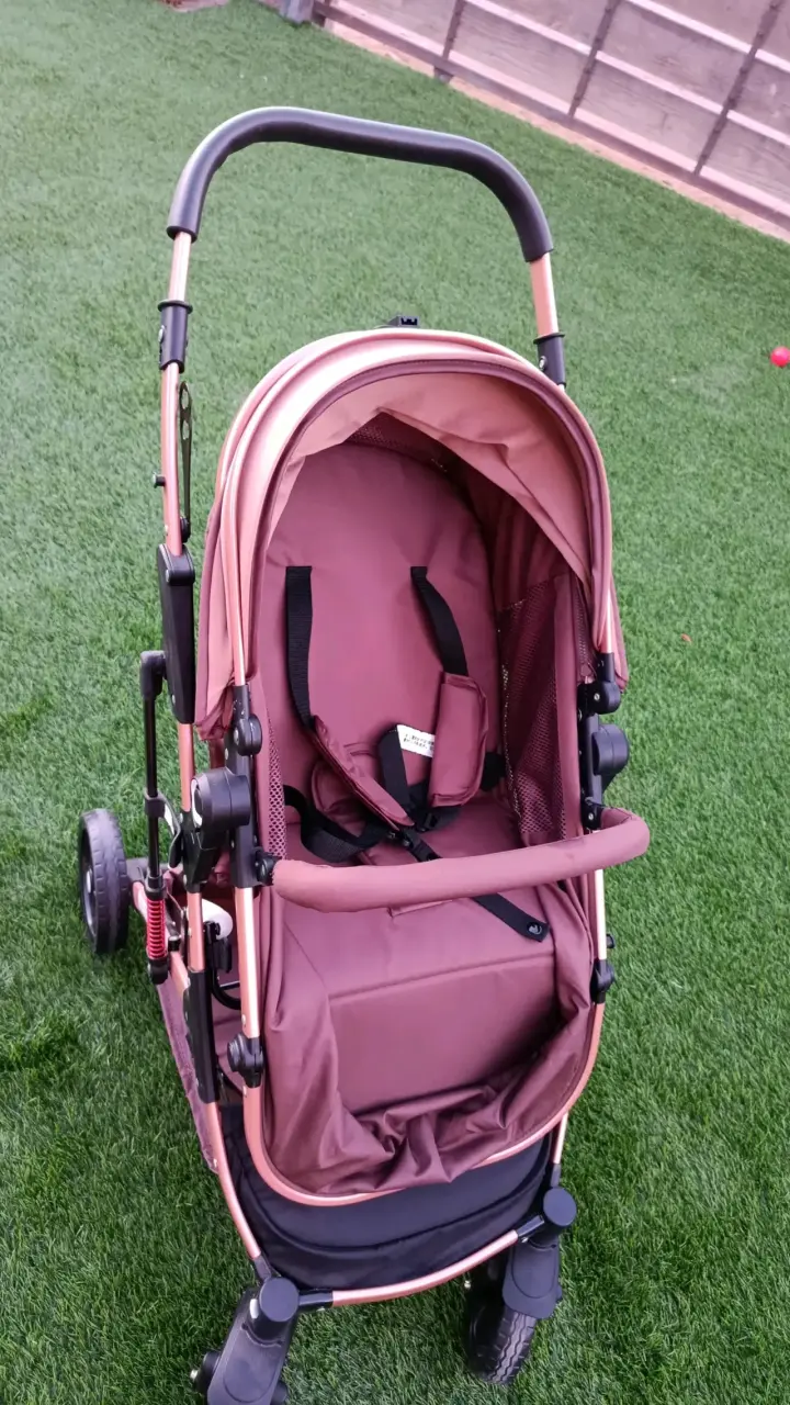 Coche de bebé plegable color dorado/rosa - 2