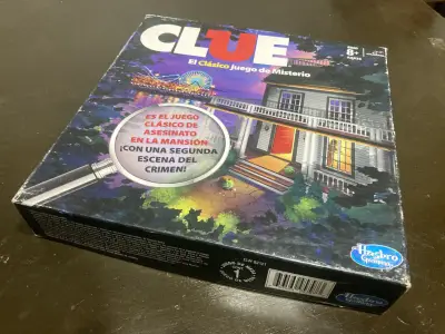 Juego de mesa Clue clásico de misterio - miniatura 1
