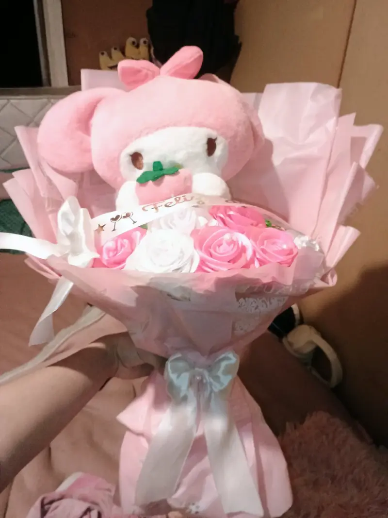 ramo de rosas eternas y peluche de my melody - 6