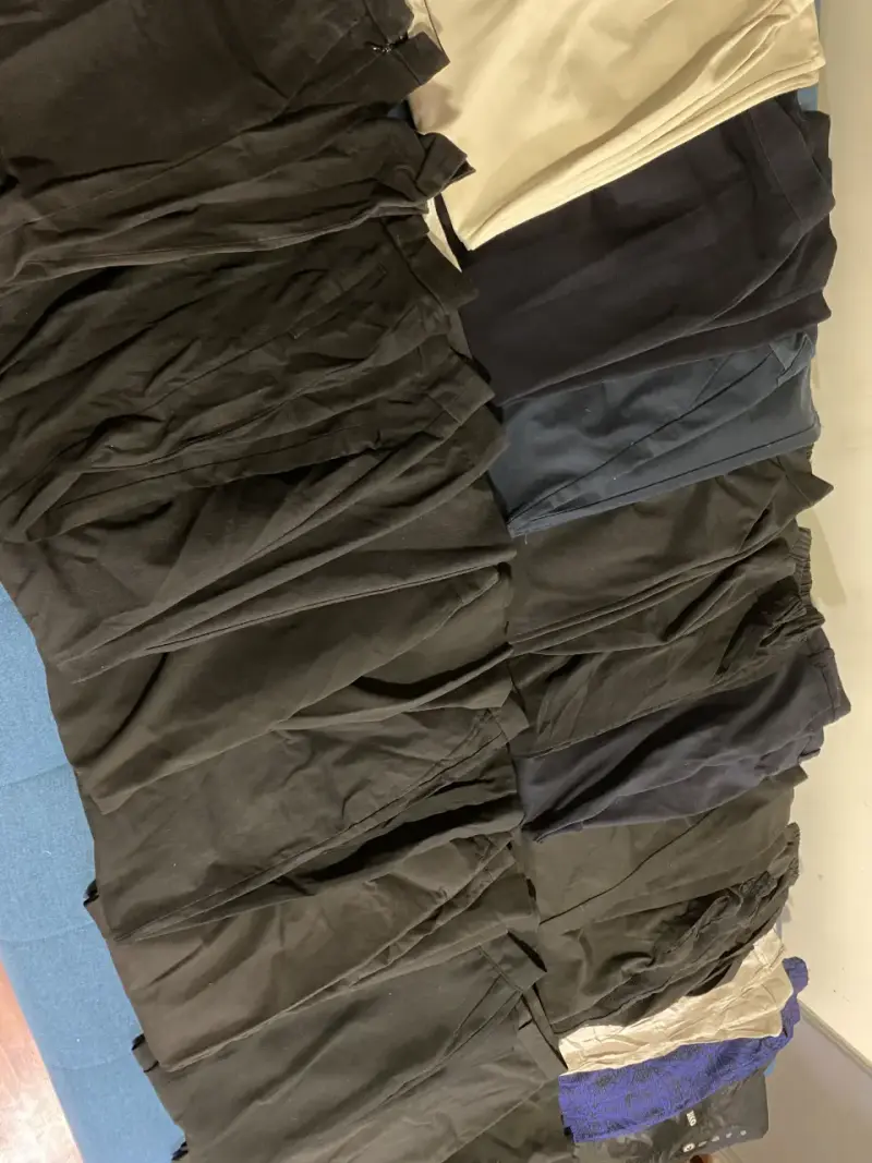 Lote 20 Pantalones Formales y Buzos Tallas 34 a 40 - 2