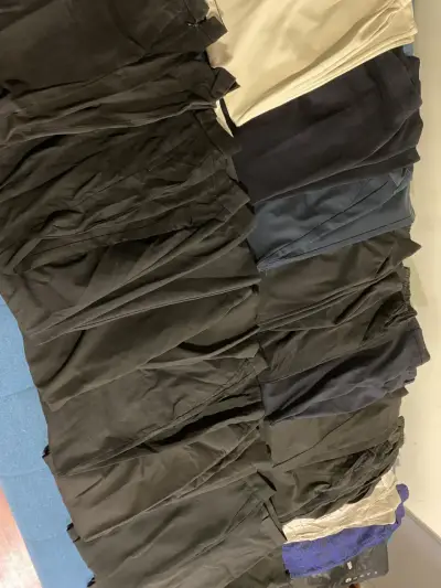 Lote 20 Pantalones Formales y Buzos Tallas 34 a 40 - miniatura 2