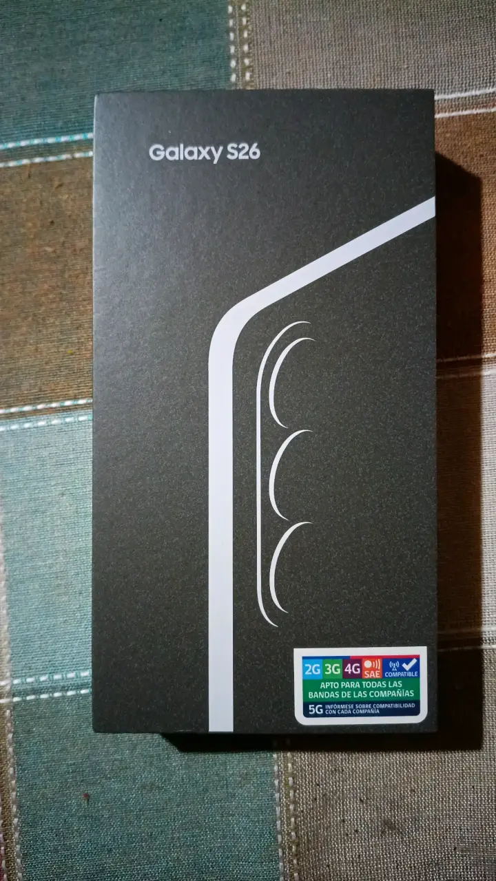Smartphone Galaxy S26 con Caja Original - 1