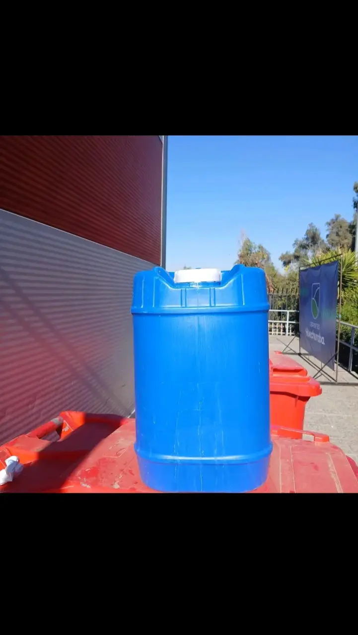 Bidón de plástico azul 20 litros y 30 litros - 2