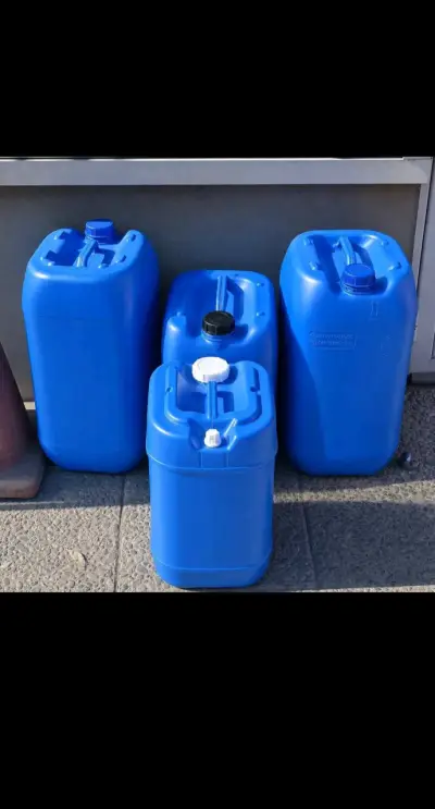 Bidón de plástico azul 20 litros y 30 litros - miniatura 4