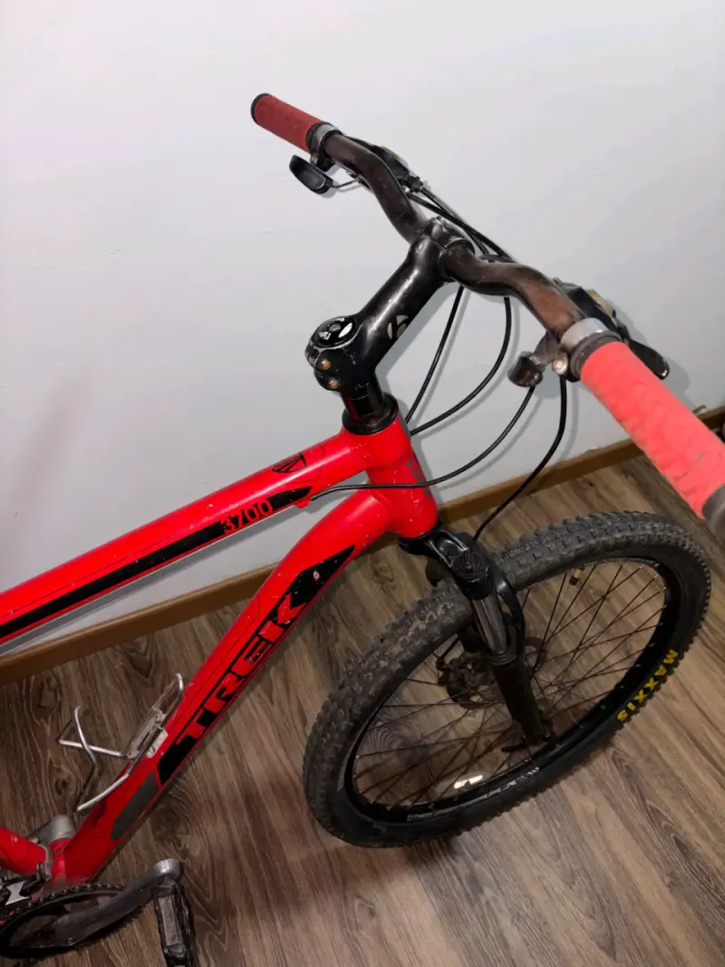 Bicicleta de Montaña Trek 3700 Roja - 2