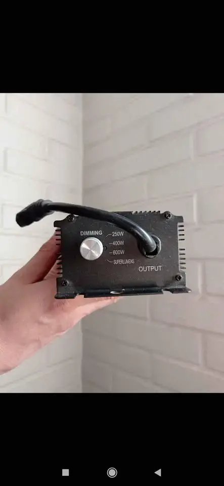 Balastro Electrónico Regulable 600W - 3