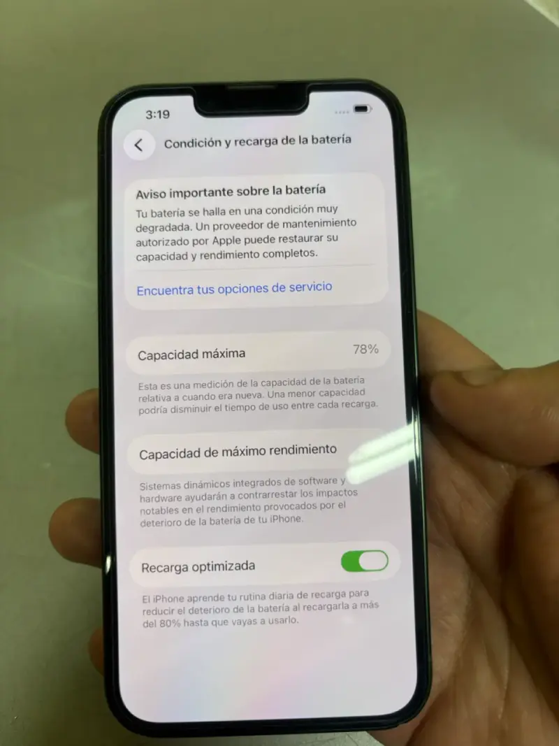 iPhone 13 en verde - 2