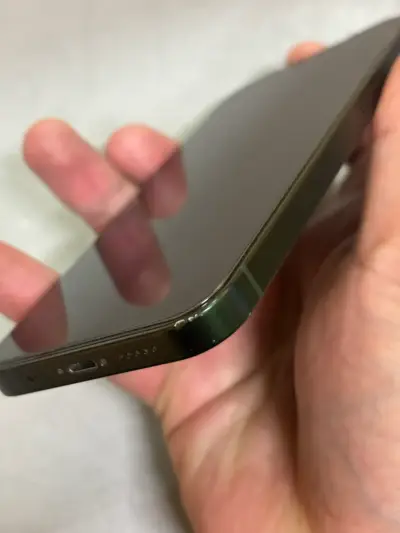 iPhone 13 en verde - miniatura 5