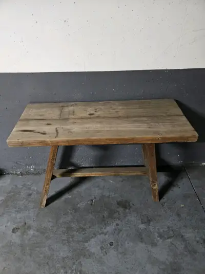 Mesa de madera nativa rústica para terraza o patio - miniatura 2