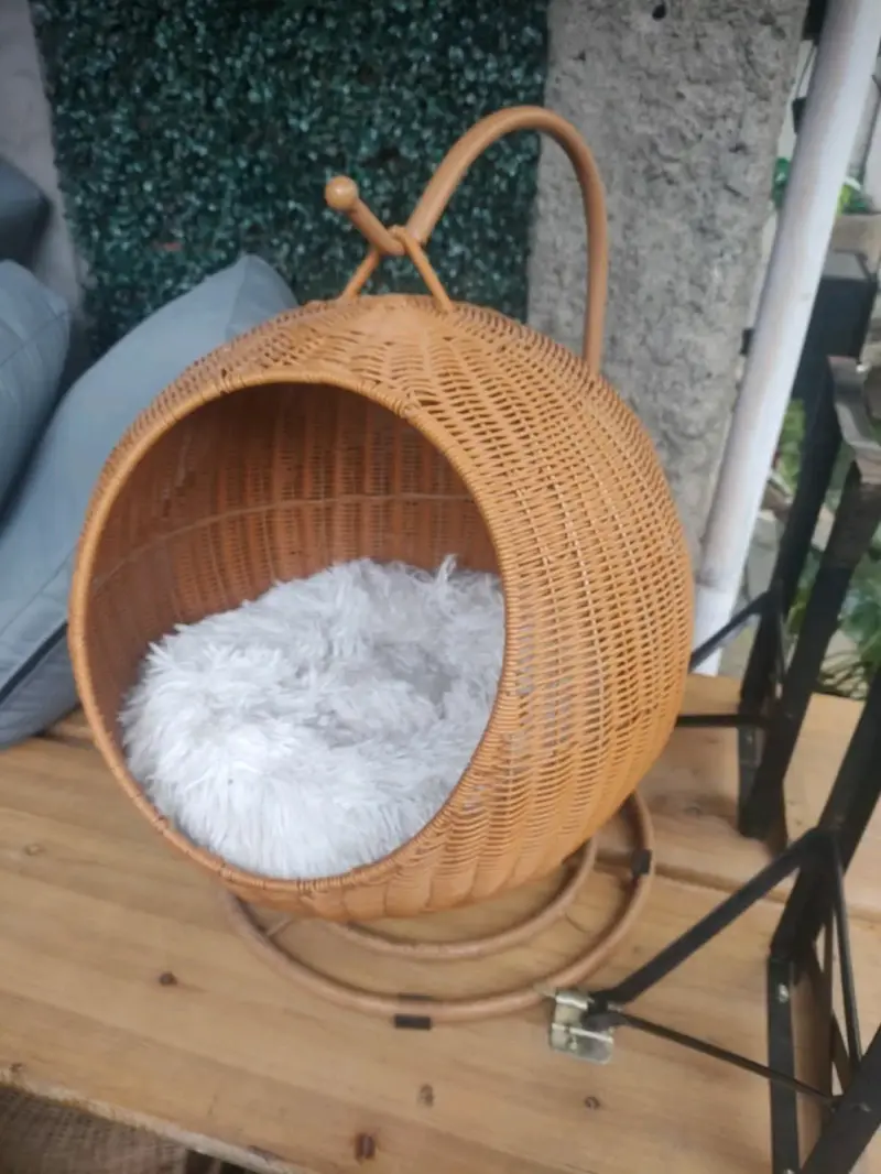 Cama colgante de mimbre para mascotas con cojín - 4
