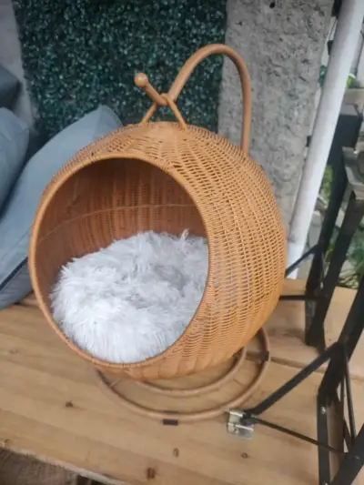 Cama colgante de mimbre para mascotas con cojín - miniatura 4