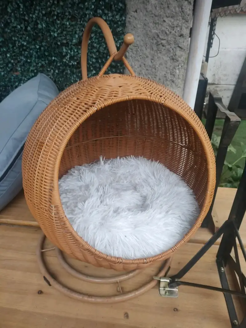 Cama colgante de mimbre para mascotas con cojín - 5