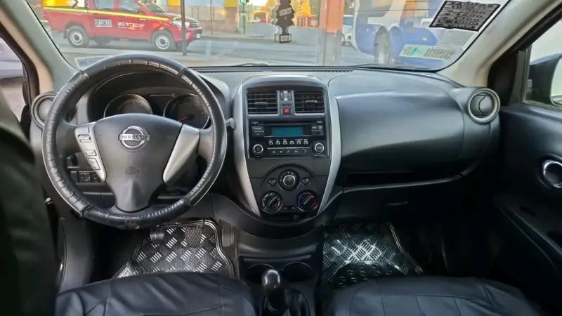 Nissan Versa 2018 en buen estado - 1