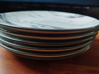 Set de platos de cerámica con diseño marmolado - miniatura 2