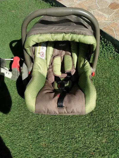 Coche con silla Infanti - miniatura 3